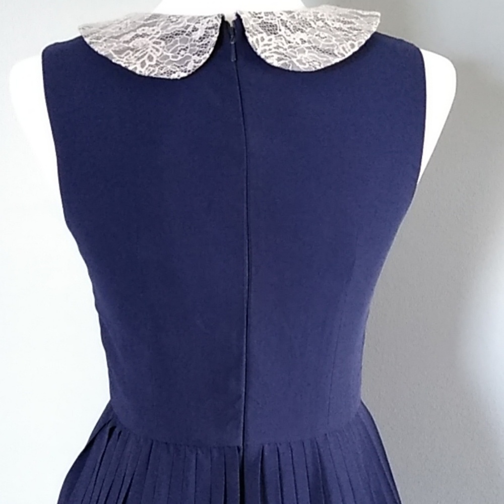 Sleeveless Dress - Picture 4 of 8